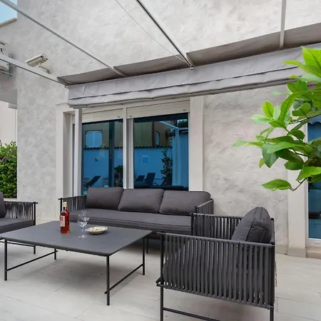 Bianco Nero - Happy Daire *