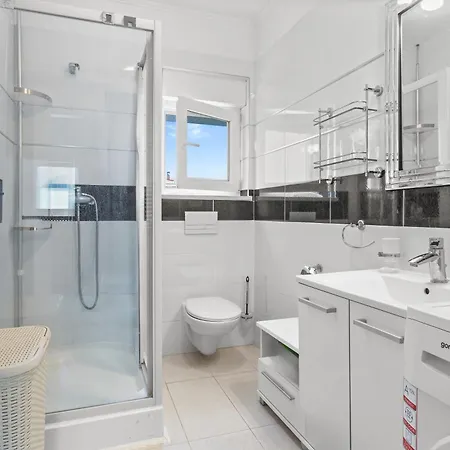 Bianco Nero - Happy Pula