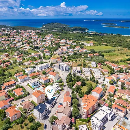 アパート Bianco Nero - Happy *