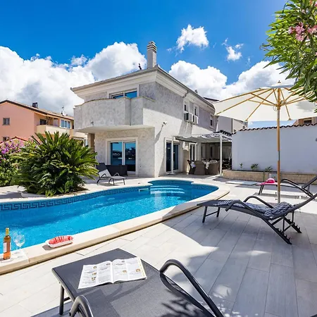 Bianco Nero - Happy Lägenhet Pula