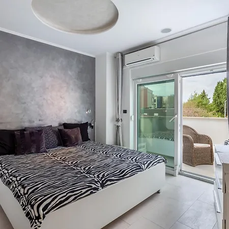 Bianco Nero - Happy Lägenhet Pula