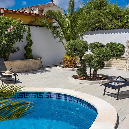 Bianco Nero With Pool - Happy Lejlighed *