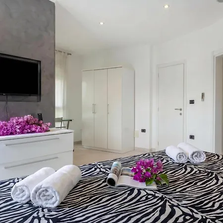 Bianco Nero With Pool - Happy Apartment Pula