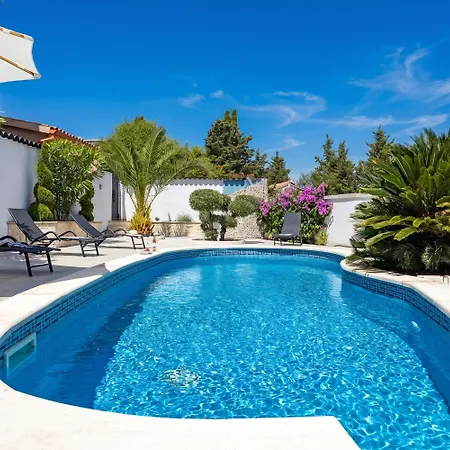 Apartment Bianco Nero With Pool - Happy Pula