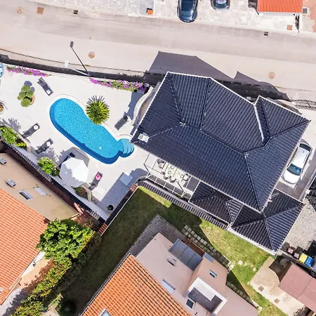 Apartment Bianco Nero With Pool - Happy Pula