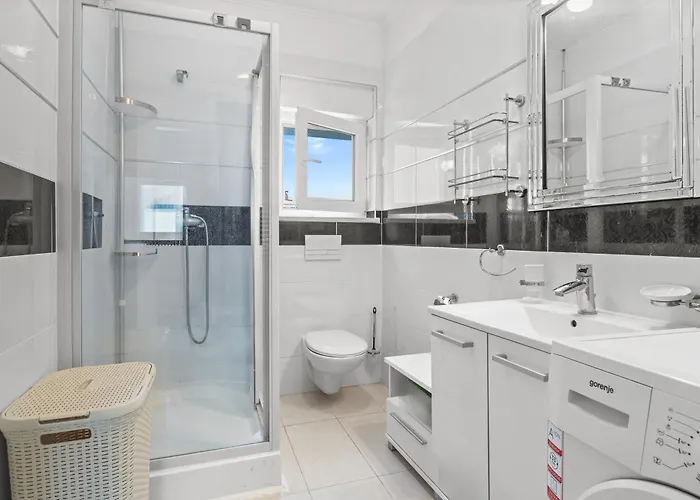 Bianco Nero - Happy Pula