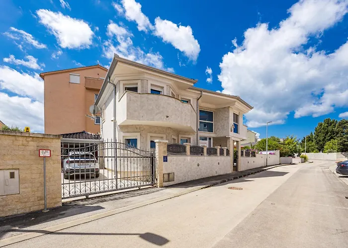 Apartment Bianco Nero - Happy *