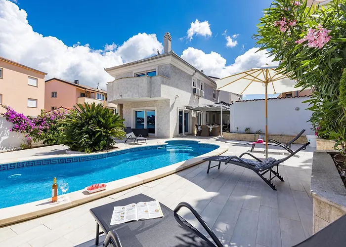 Bianco Nero - Happy Apartment Pula