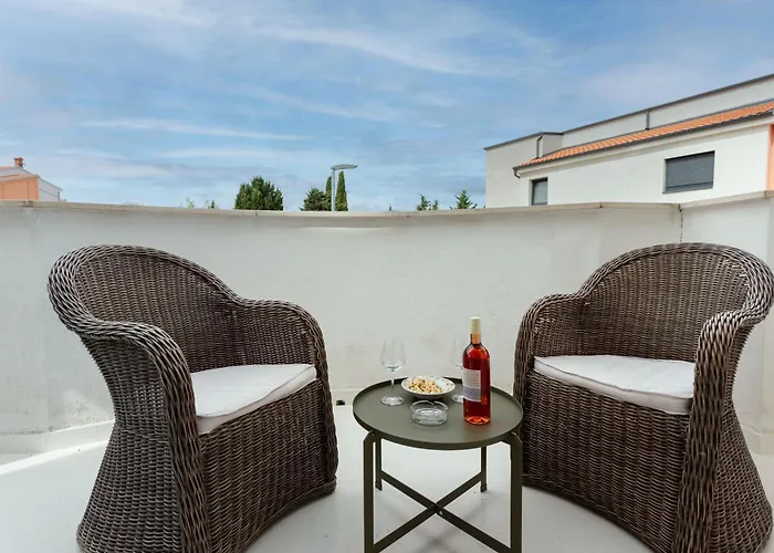 Apartment Bianco Nero - Happy *